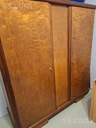 Atdodu pagājuša gadsimta ļoti ietilpīgu koka skapi. Pašizvešana.