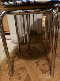 3 stabili ķebļi. Bojāta dermantīna virskārta 2 no 3.